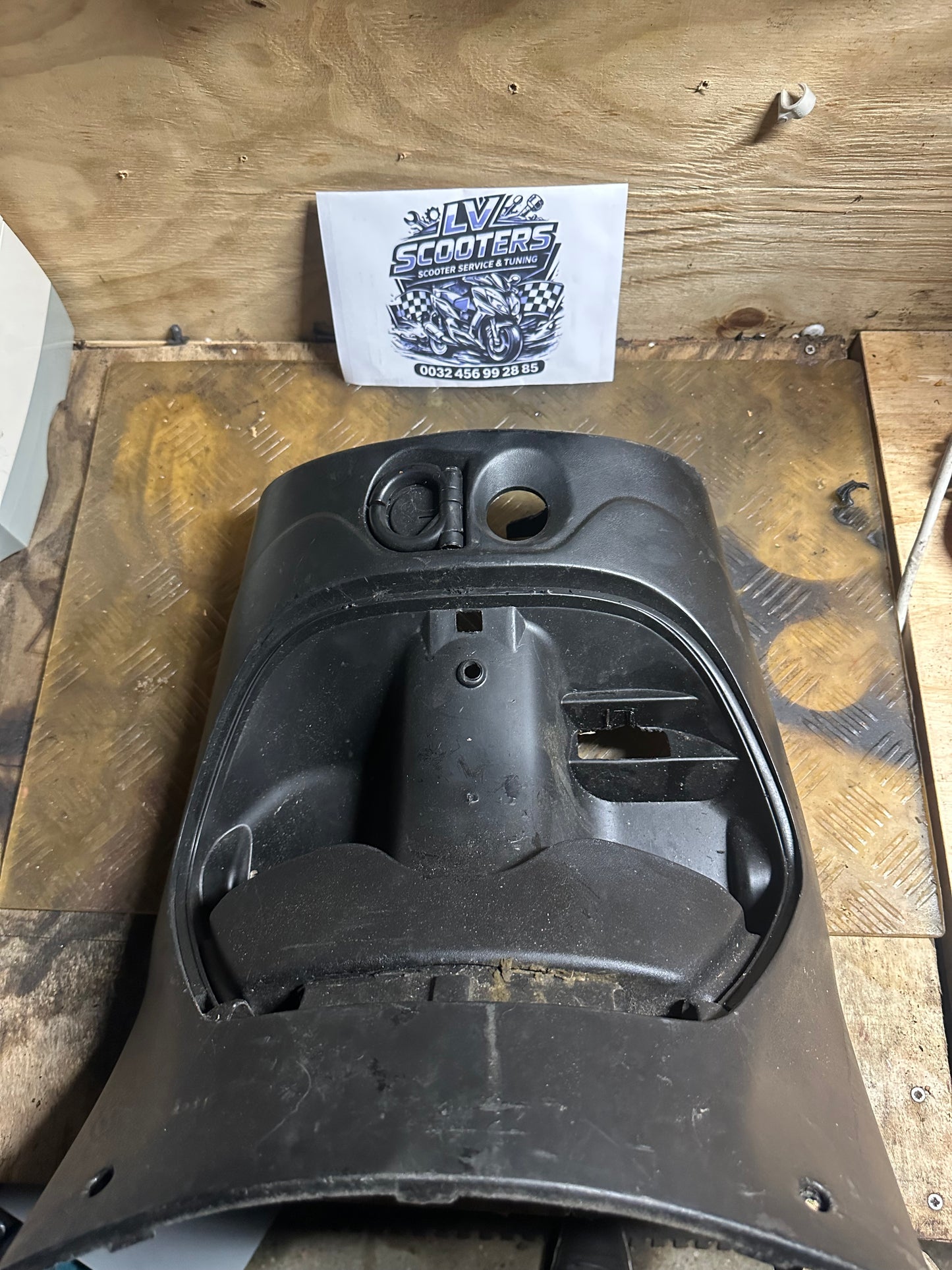 Piaggio zip beenschild zonder klep