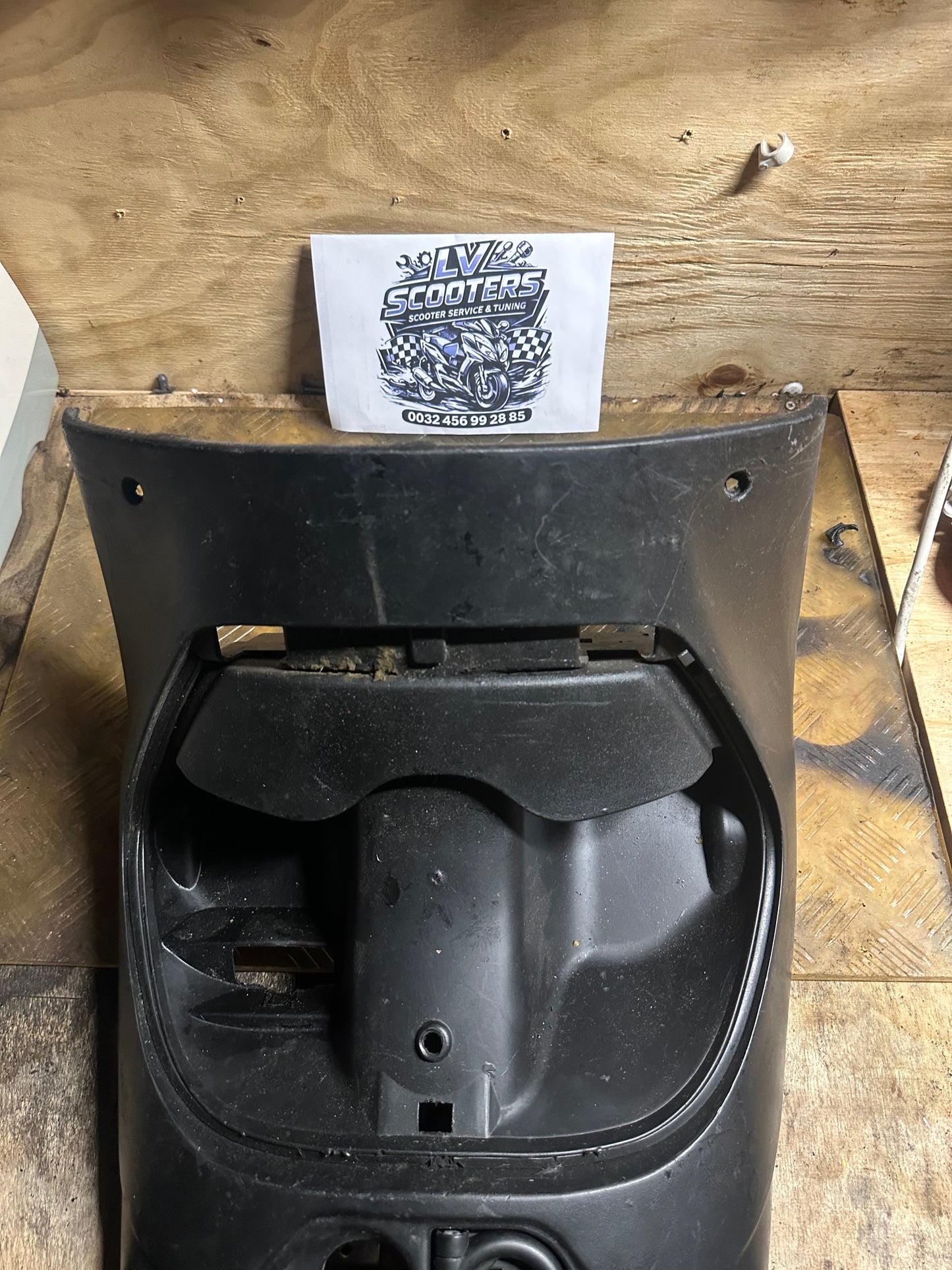 Piaggio zip beenschild zonder klep