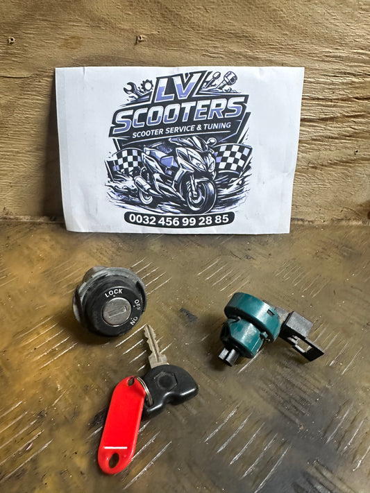 Piaggio zip contactslot setje compleet