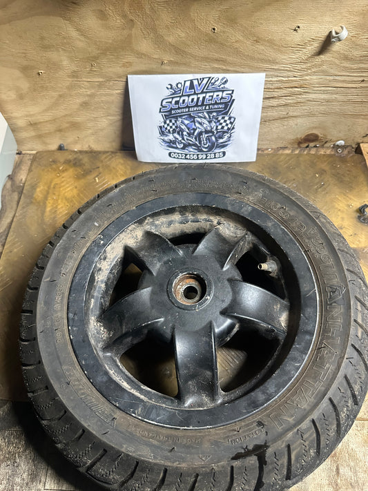 Piaggio zip achterwiel met goeie band