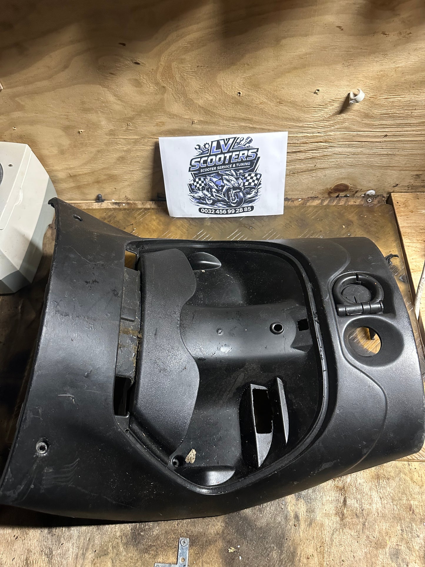 Piaggio zip beenschild zonder klep